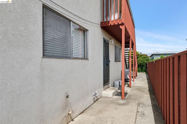 1475 166th Ave., Ashland, CA 94578
