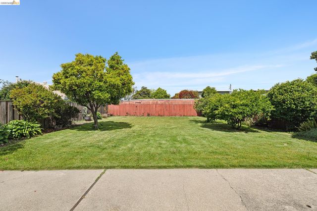 1475 166th Ave., Ashland, CA 94578
