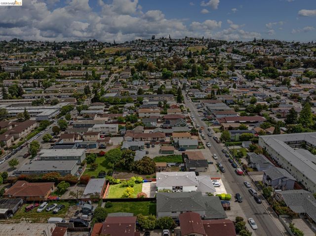 1475 166th Ave., Ashland, CA 94578