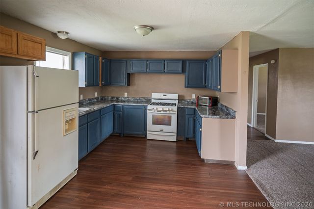 511 E 6th Street, Hulbert, OK 74441