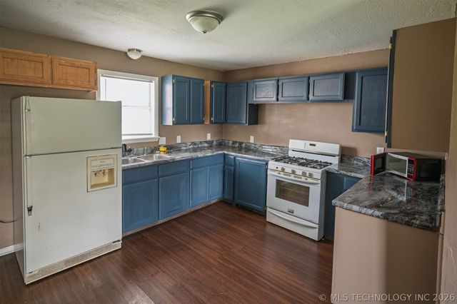 511 E 6th Street, Hulbert, OK 74441