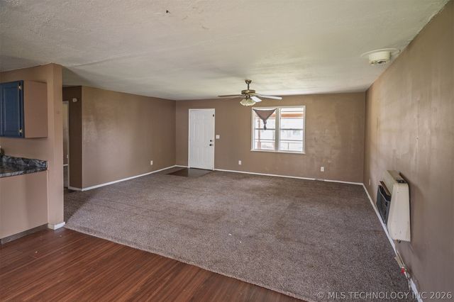 511 E 6th Street, Hulbert, OK 74441