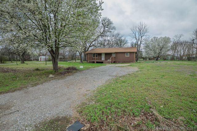 511 E 6th Street, Hulbert, OK 74441