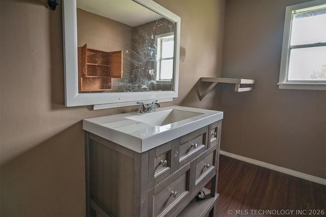 511 E 6th Street, Hulbert, OK 74441