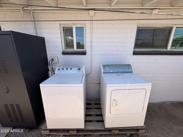 1320 N 48TH Place 2, Phoenix, AZ 85008