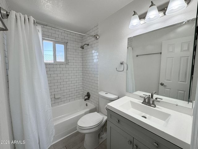 1320 N 48TH Place 2, Phoenix, AZ 85008