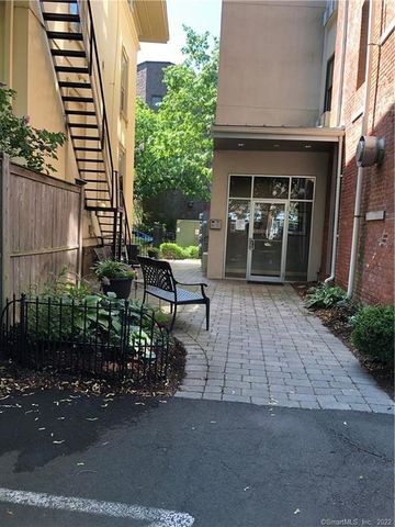 629 Chapel Street 2B, New Haven, CT 06511