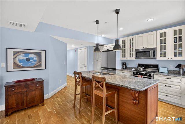 629 Chapel Street 2B, New Haven, CT 06511