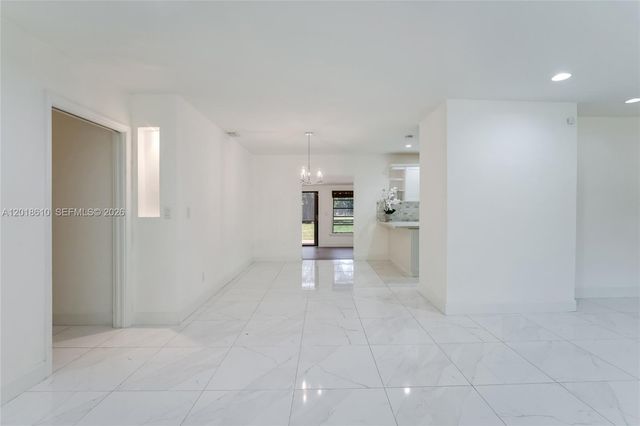 7220 SW 69th Ct, Miami, FL 33143