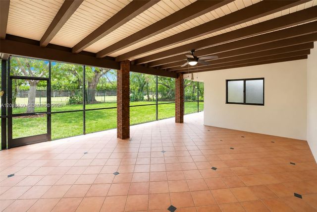 7220 SW 69th Ct, Miami, FL 33143