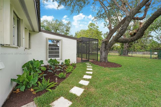 7220 SW 69th Ct, Miami, FL 33143