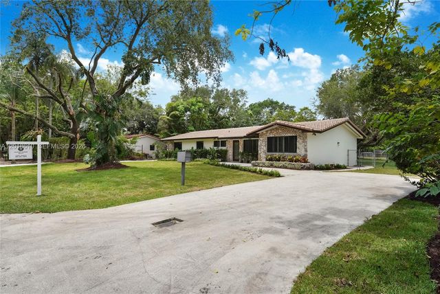 7220 SW 69th Ct, Miami, FL 33143