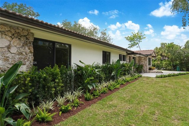 7220 SW 69th Ct, Miami, FL 33143