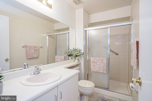 5305-A ADELAIDE DR, Mount Laurel, NJ 08054