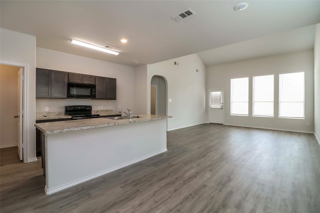 8344 Yaupon Holly Trail, Fort Worth, TX 76123