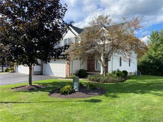 71 Berwick Lane, Amherst, NY 14051