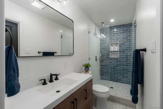 2036 38 Emerald St, San Diego, CA 92109