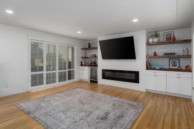 2036 38 Emerald St, San Diego, CA 92109