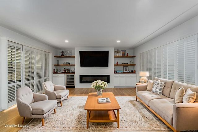 2036 38 Emerald St, San Diego, CA 92109