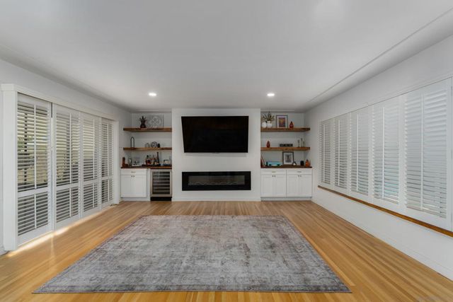 2036 38 Emerald St, San Diego, CA 92109