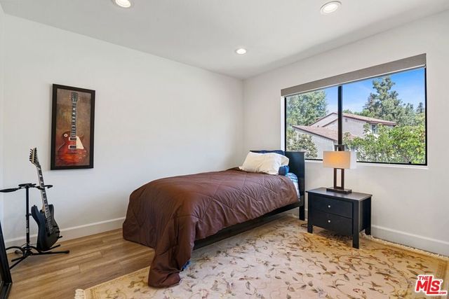 5720 Owensmouth Avenue 142, Woodland Hills, CA 91367