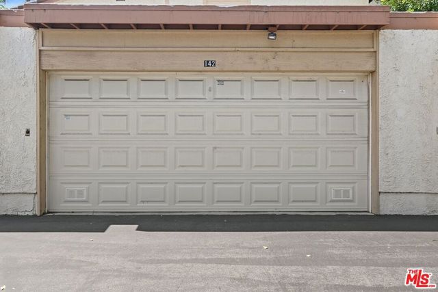 5720 Owensmouth Avenue 142, Woodland Hills, CA 91367