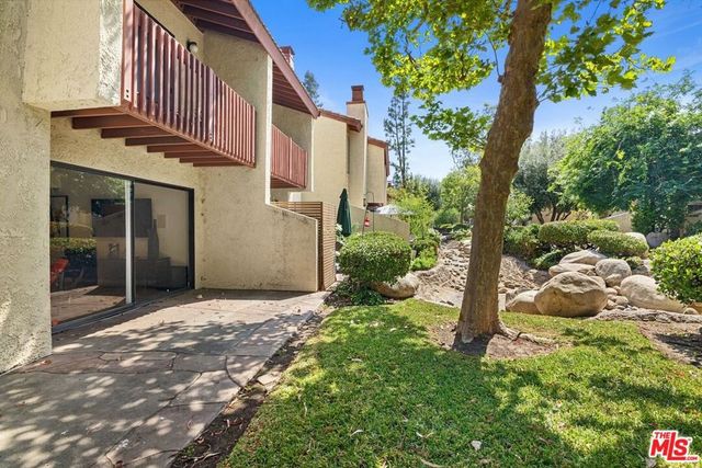 5720 Owensmouth Avenue 142, Woodland Hills, CA 91367