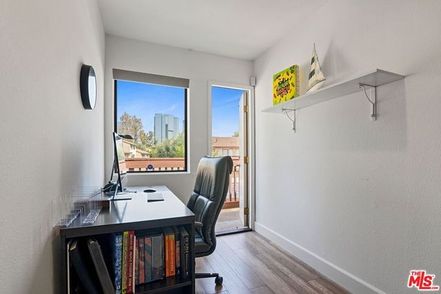 5720 Owensmouth Avenue 142, Woodland Hills, CA 91367