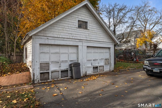 1422 Dixwell Avenue, Hamden, CT 06514
