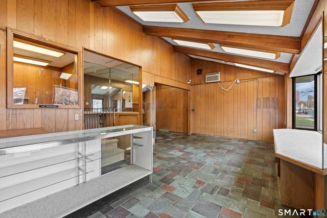 1422 Dixwell Avenue, Hamden, CT 06514