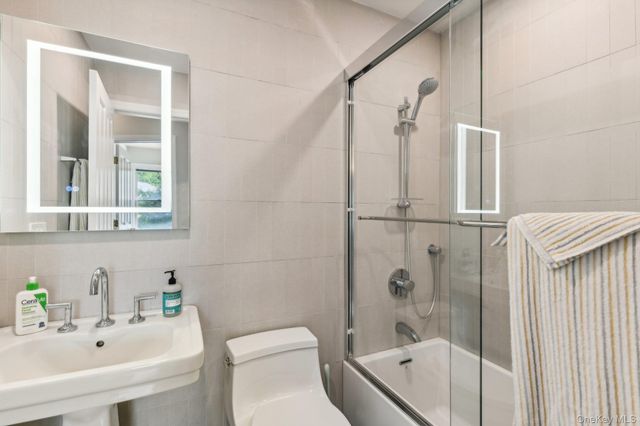 17 Oak Meadow Lane, Bellport Village, NY 11713