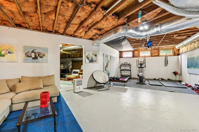 17 Oak Meadow Lane, Bellport Village, NY 11713