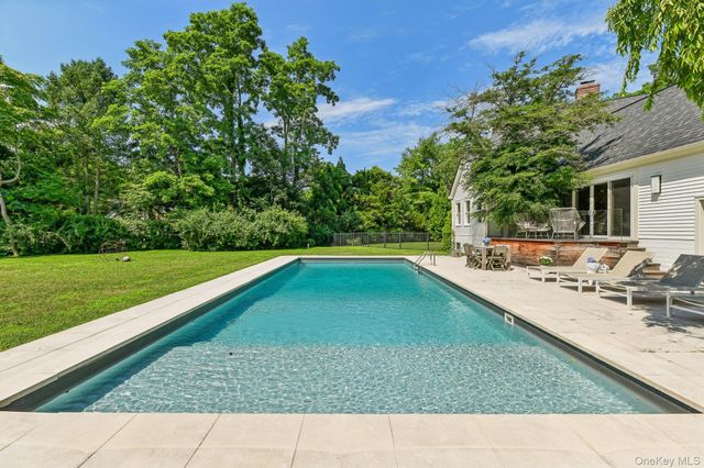 17 Oak Meadow Lane, Bellport Village, NY 11713