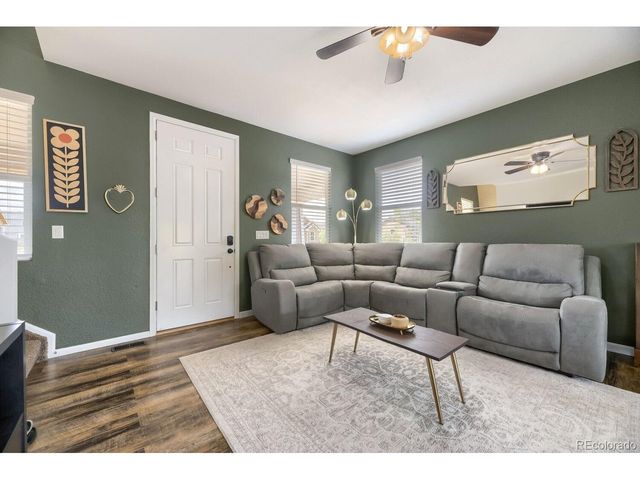 715 Stonehaven St, Dacono, CO 80514