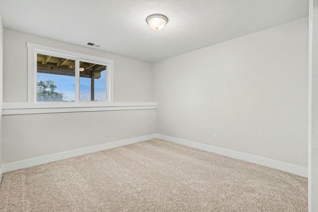 949 Scioto Drive Nw 17, Alpine Twp, MI 49321