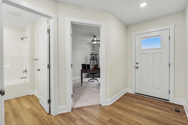 949 Scioto Drive Nw 17, Alpine Twp, MI 49321