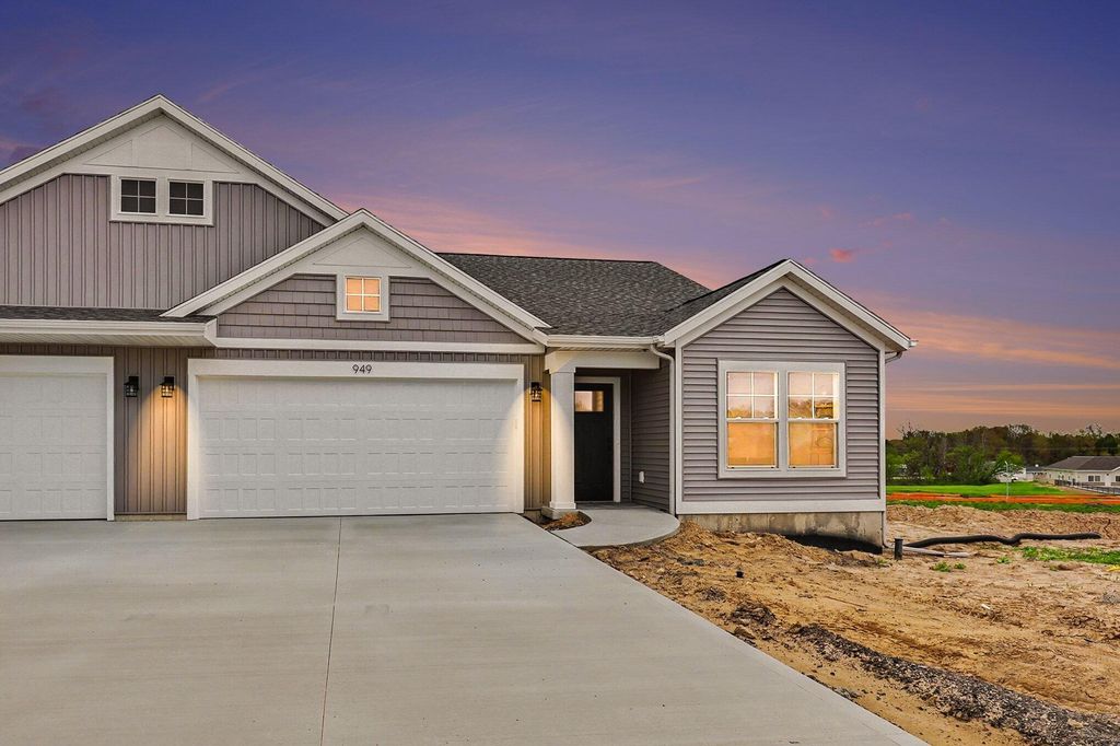 949 Scioto Drive Nw 17, Alpine Twp, MI 49321