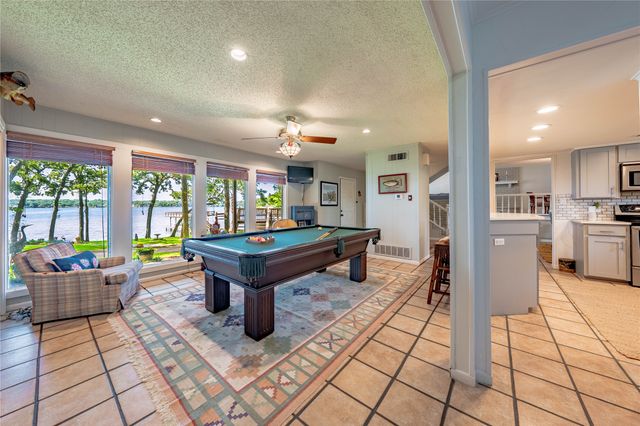 110 Oak Creek Drive, Tool, TX 75143