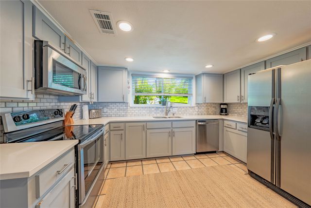 110 Oak Creek Drive, Tool, TX 75143
