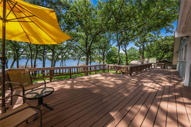 110 Oak Creek Drive, Tool, TX 75143