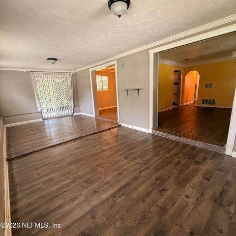 6752 MISS MUFFET Lane N, Jacksonville, FL 32210