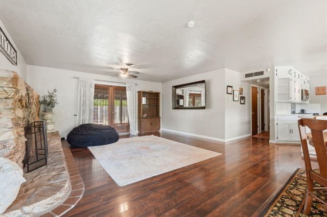 5308 E Mount Whitney Avenue, Laton, CA 93242
