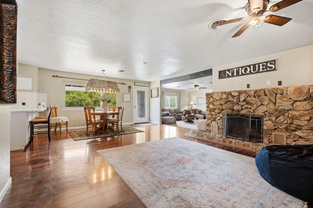 5308 E Mount Whitney Avenue, Laton, CA 93242