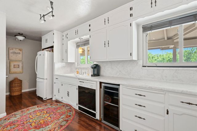5308 E Mount Whitney Avenue, Laton, CA 93242