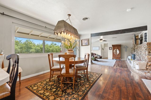 5308 E Mount Whitney Avenue, Laton, CA 93242