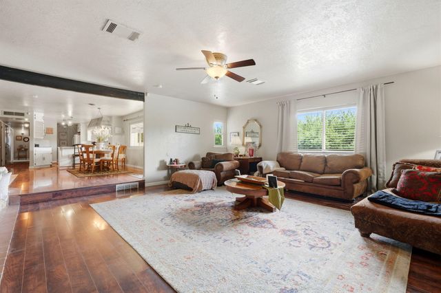 5308 E Mount Whitney Avenue, Laton, CA 93242
