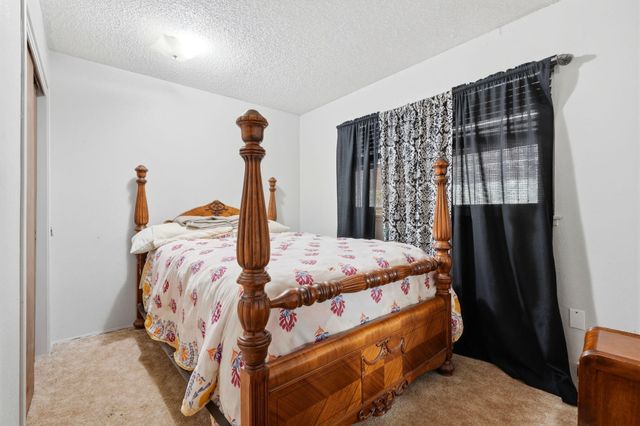5308 E Mount Whitney Avenue, Laton, CA 93242