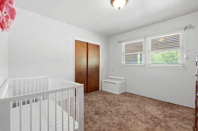 5308 E Mount Whitney Avenue, Laton, CA 93242
