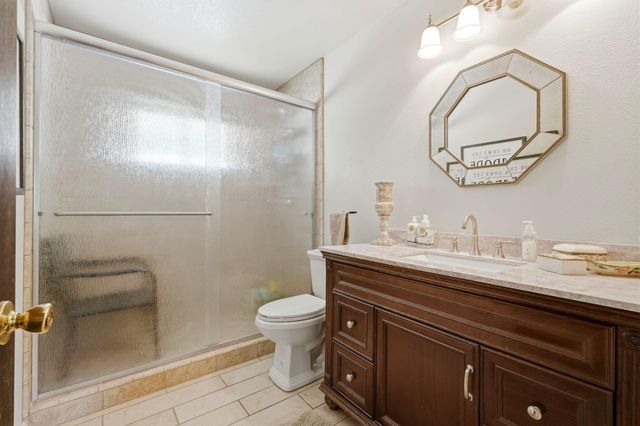 5308 E Mount Whitney Avenue, Laton, CA 93242