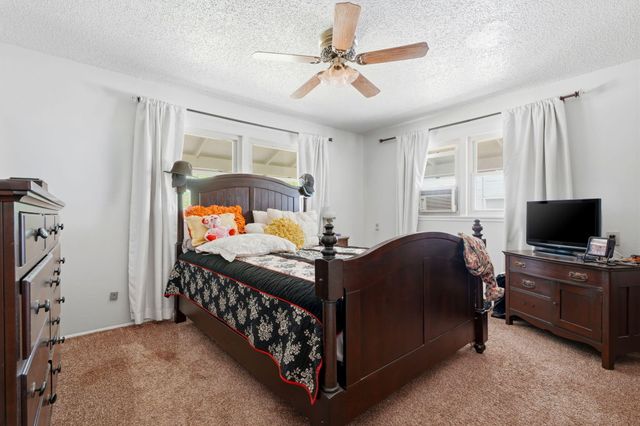 5308 E Mount Whitney Avenue, Laton, CA 93242